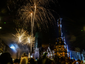 FOTO/VIDEO: Novoroční ohňostroj ozářil nebe nad Olomoucí. Podívejte se na video a fotky
