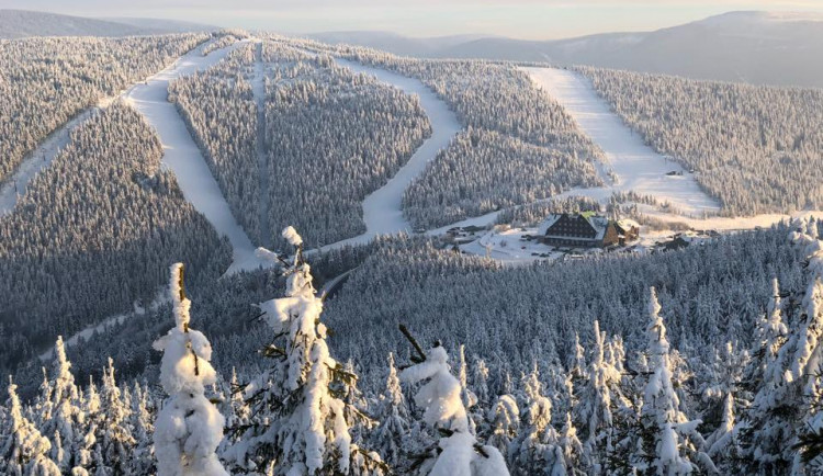 V Jeseníkách začal jezdit skibus na Červenohorské sedlo
