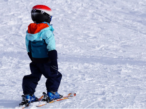 Lyžaře špatné podmínky pro lyžování v Jeseníkách neodradily, napadl i přírodní sníh