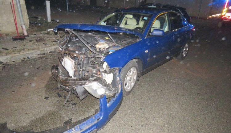 Ve Výšovicích se střetla dvě osobní auta. Nehoda se obešla bez zranění
