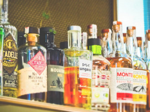 V šumperské restauraci řádil zloděj. Ukradl přes třicet tisíc korun