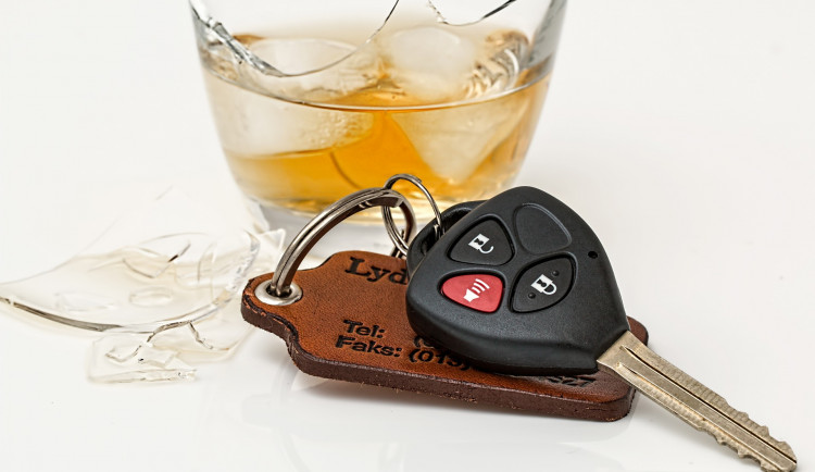 drink-driving-808790_1920