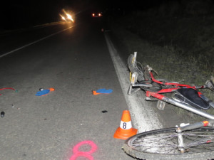 FOTO: Řidič na Přerovsku přehlédl cyklistu. Ten náraz nepřežil