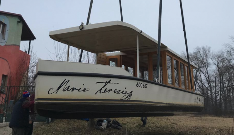 FOTO: Marie Terezie odsloužila třetí sezónu na vodě, teď ji čeká krátký zimní spánek