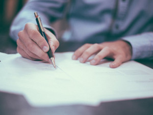 V Prostějově se objevili falešní podomní prodejci, nabízeli smlouvu na energie