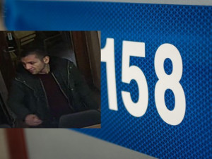 Policie pátrá po totožnosti pachatele, který ukradl ženě peněženku a platební kartu