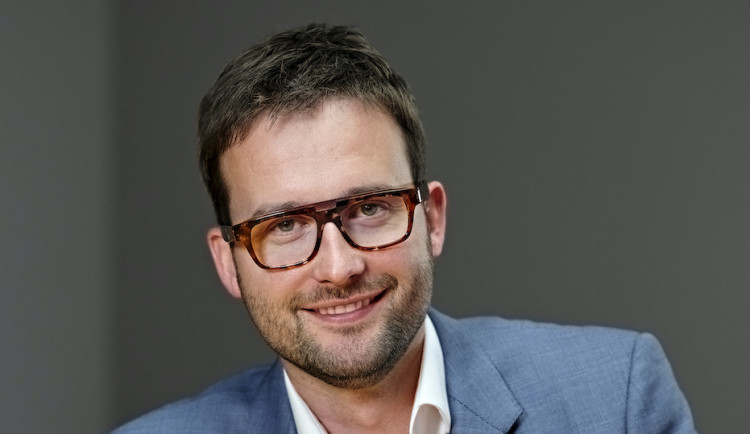 Přijímání karet má pozitivní dopad na obchodníky. Letošní rok se ponese ve znamení digitalizace, říká šéf Mastercardu