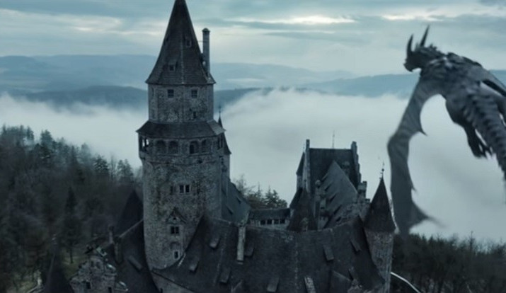 Hrad Bouzov je celosvětově známý. Zahrál si v reklamě od Amazonu