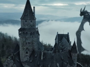 Hrad Bouzov je celosvětově známý. Zahrál si v reklamě od Amazonu