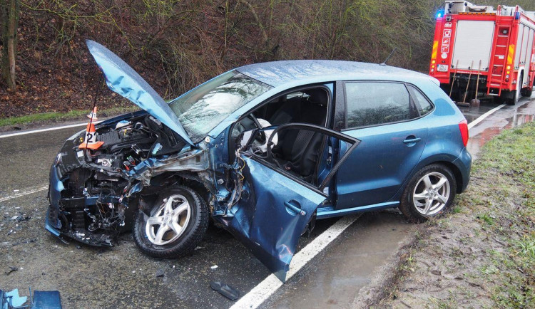 Ve Vitošově se střetlo osobní auto s náklaďákem. Okolnosti jsou stále předmětem šetření