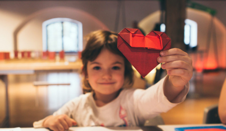 Pevnost poznání zve na akci Láska je věda. Nabídne interaktivní aktivity nebo pozorování noční oblohy