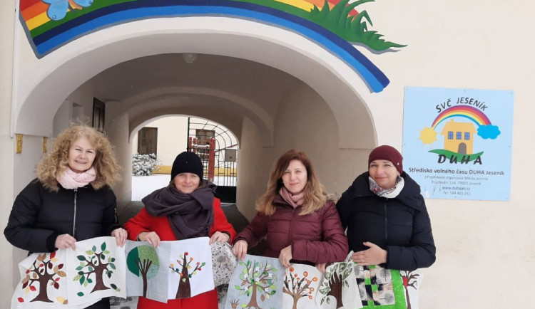 Jesenické ženy pomáhají patchworkem daleké Austrálii