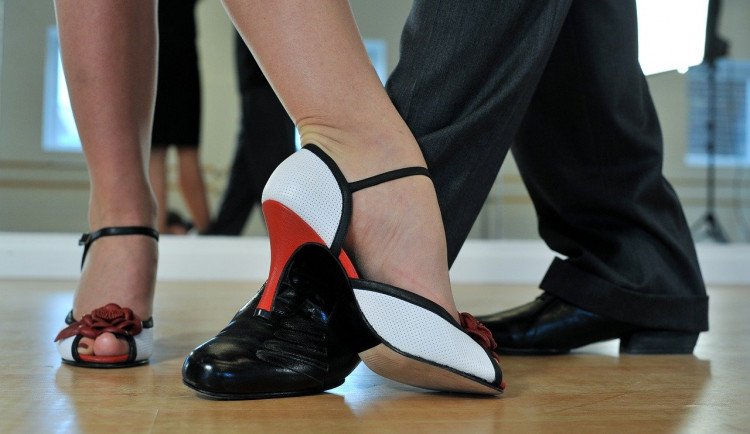 argentine-tango-2079964_1280