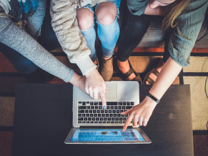 Studenti budou soutěžit v tvorbě časopisu o bezpečném chování na internetu