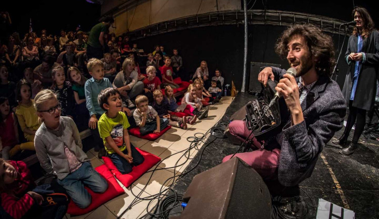 Držitel Grammy Oran Etkin přijede do Olomouce s unikátním workshopem pro děti