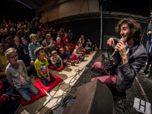 Držitel Grammy Oran Etkin přijede do Olomouce s unikátním workshopem pro děti