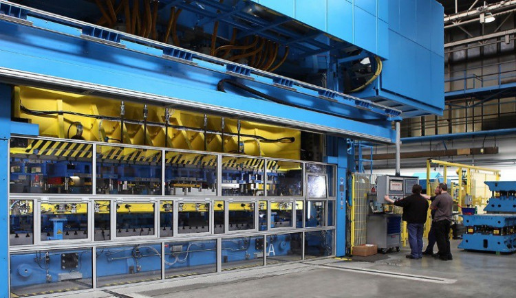 Požadavek na růst mezd podpořila stovka zaměstnanců Mora Moravia