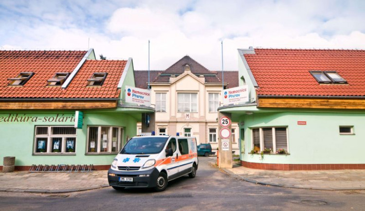 Nemocnice v Přerově, Prostějově a ve Šternberku od pátku odvolávají zákazy návštěv