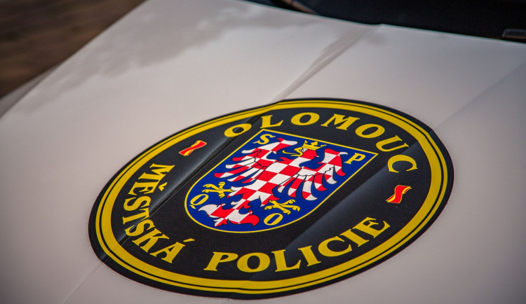 Řidič na Hraniční v Olomouci srazil chodce a ujel, policie žádá o pomoc