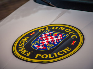 Řidič na Hraniční v Olomouci srazil chodce a ujel, policie žádá o pomoc