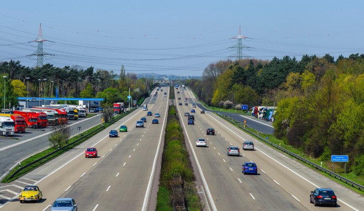Kraj zaplatí Dluhonicím kompenzaci za zvýšenou zátěž z budoucího provozu na D1