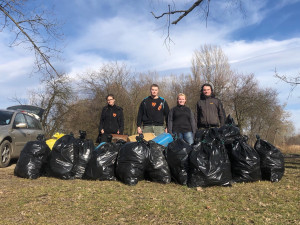 FOTO: Dobrovolníci pomohli uklidit rybářské lokality na Olomoucku