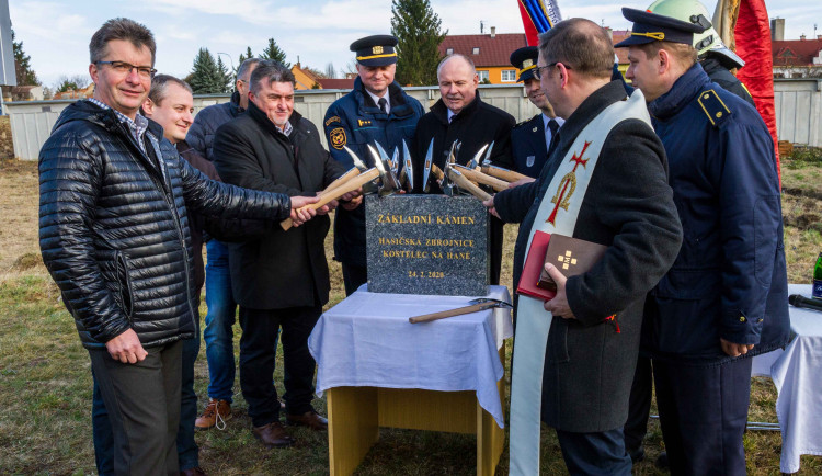 V Kostelci na Hané vyroste nová hasičárna za 25 milionů korun, stavba odstartovala včerejším dnem
