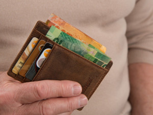 Muži zmizela z pracovního auta peněženka s veškerými doklady