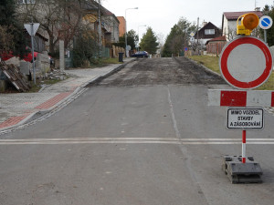 Oprava ulice v Zábřehu vyjde na 12,4 milionu korun. Po rekonstrukci přibudou nová parkovací místa