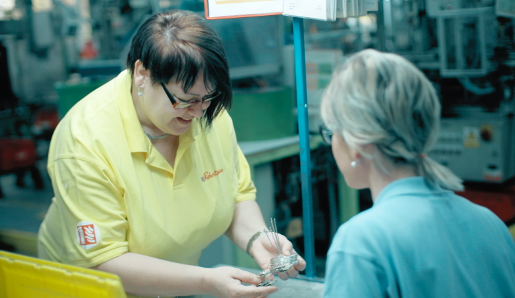 Šternberský Robertshaw myslí na budoucnost svých zaměstnanců, každý měsíc jim štědře přidá na důchod