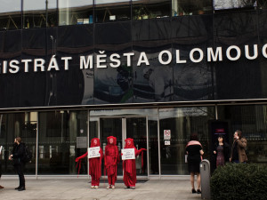 FOTO: Rebelové bojující za klima se zúčastnili jednání zastupitelstva