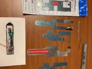 Zadržené věcí u skimmerů.