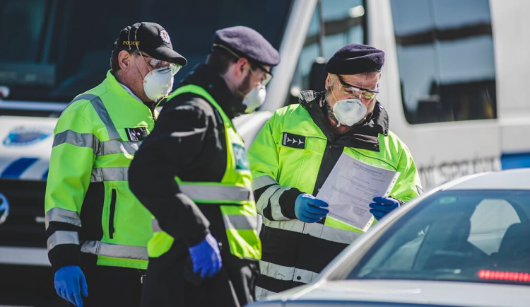 Život v uzavřené Litovli a Uničově? Řeší se zásobování, chod benzinek i svoz odpadu