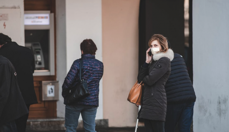 Olomouc vykupuje podomácku vyrobené roušky, za jednu zaplatí 35 korun