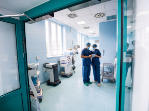Laboratoře po celém Česku se blíží testovací kapacitě až 10 000 vzorků denně
