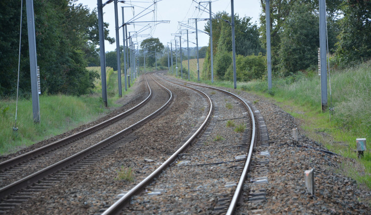 Rychlost vlaků na trati u Prosenic mají zvýšit moderní výhybky