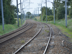 Rychlost vlaků na trati u Prosenic mají zvýšit moderní výhybky