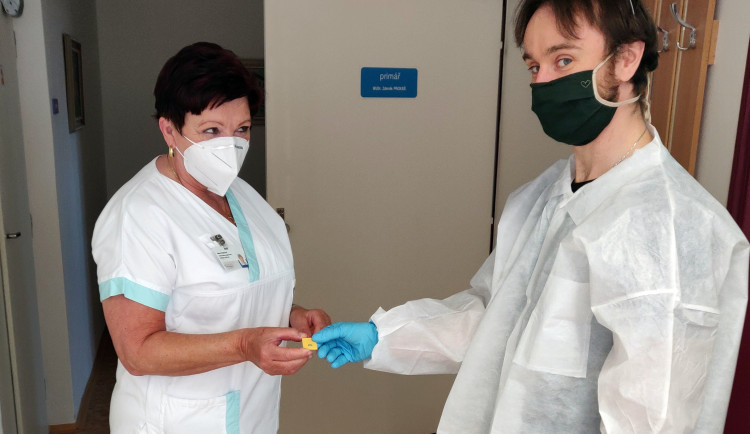 V prostějovské nemocnici mají unikátní technologii k měření tělesné teploty pomocí senzorů