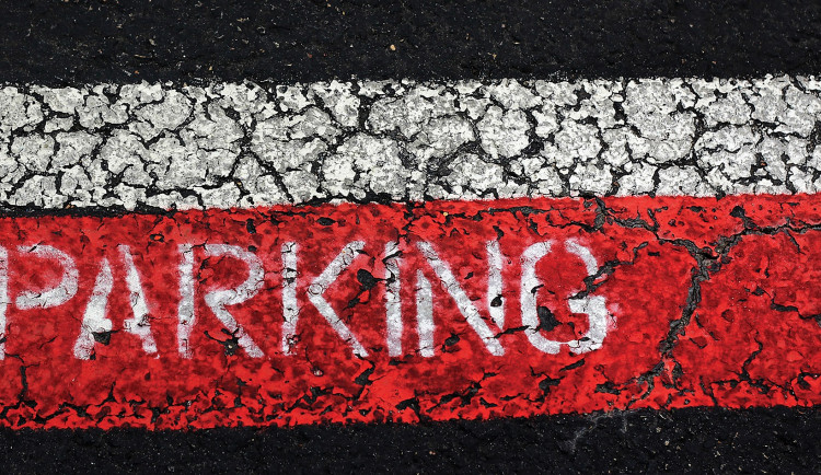 V Olomouci se postupně obnovovuje placené parkování