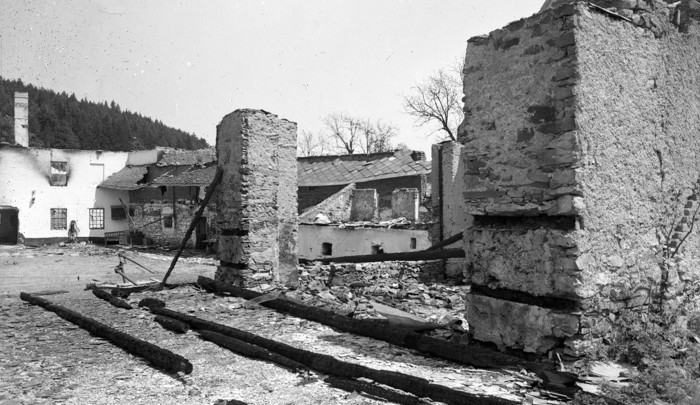 Javoříčko si připomíná otřesnou minulost, před 75 lety tam nacisté zastřelili 38 mužů, vesnici vypálili