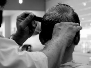Kadeřnice a barber shopy v pondělí otevírají, stříhání ve štítech je děsí