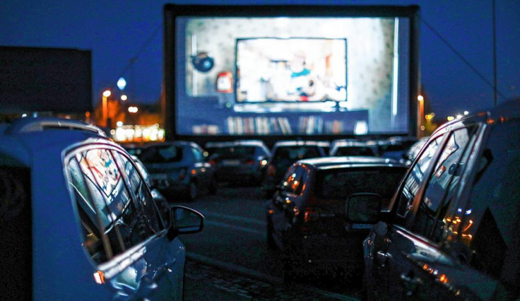 Galerie Šantovka v pátek otevře na parkovišti první autokino v Olomouci