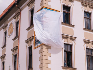 FOTO: Olomouckou radnici zdobí nové sluneční hodiny