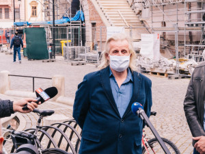 FOTO: Olomouckou radnici zdobí nové sluneční hodiny