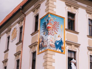 FOTO: Olomouckou radnici zdobí nové sluneční hodiny
