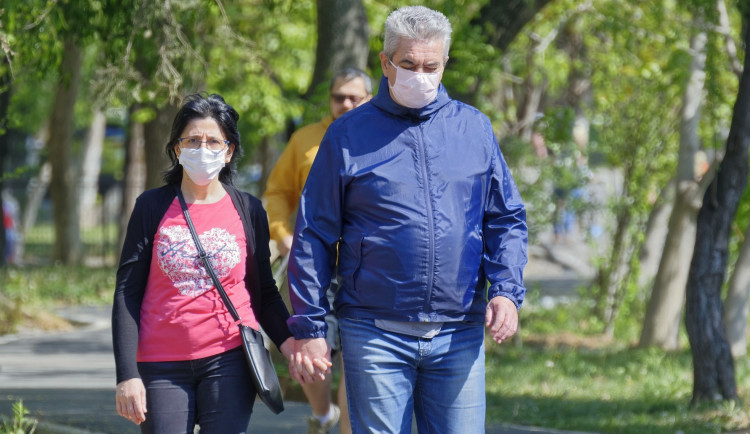 PŘEHLEDNĚ: Podmínky pro otevření restaurací, hotelů, bazénů či hradů od 25. května