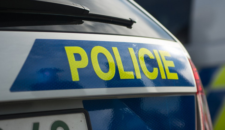 Opilý muž se sám pořezal. Policistům ale tvrdil, že byl přepaden