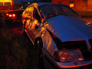 FOTO: Řidiče přepadla únava. S Octavií skončil v příkopu