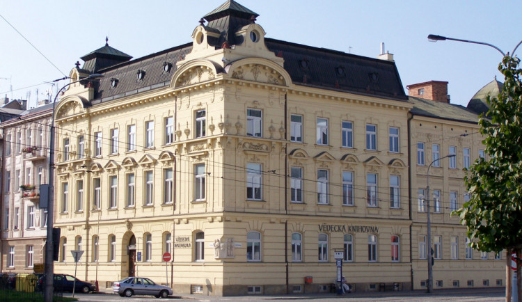 Vědecká knihovna v Olomouci v pondělí otevřela veřejnosti své studovny