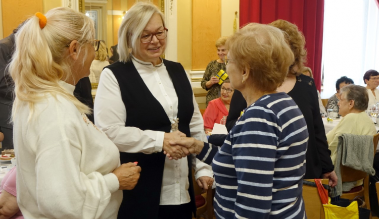Vítání občánků v Přerově a osobní gratulace se ruší. Budou se rozesílat dárky poštou